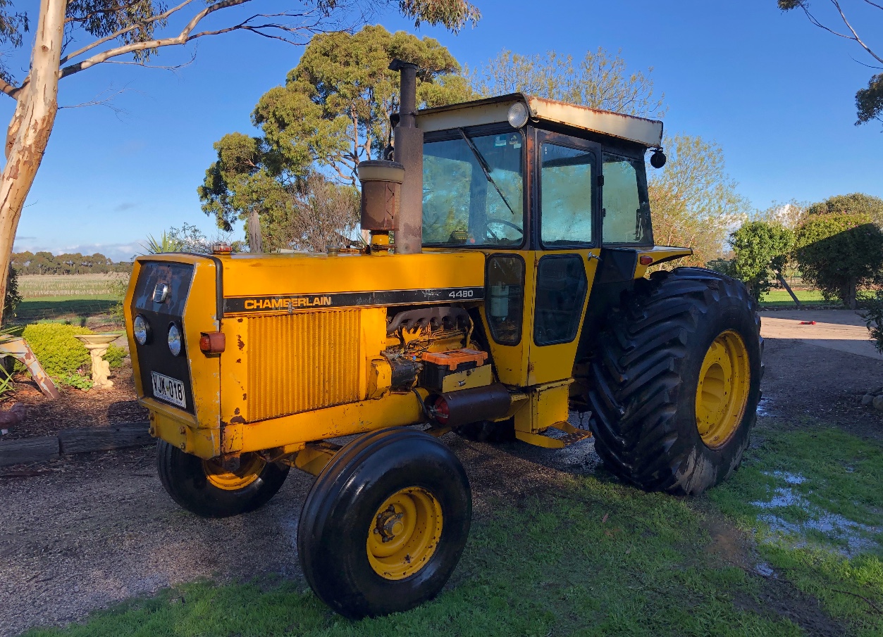 Chamberlain 4480 Tractor Machinery & Equipment Tractors For